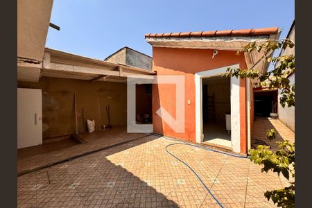 Casa à venda com 164m², 3 quartos e 3 vagas Casa à venda com 164m², 3 quartos e 3 vagasQuintal