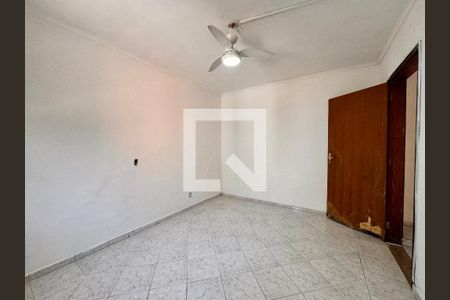 Casa à venda com 164m², 3 quartos e 3 vagas Casa à venda com 164m², 3 quartos e 3 vagasQuarto edícula