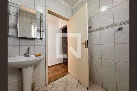 Casa à venda com 164m², 3 quartos e 3 vagas Casa à venda com 164m², 3 quartos e 3 vagasBanheiro