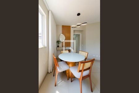 Sala de apartamento à venda com 3 quartos, 177m² em Padre Eustáquio, Belo Horizonte