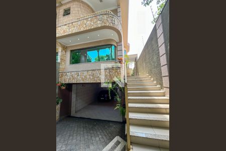 Casa para alugar com 303m², 4 quartos e 5 vagas Casa para alugar com 303m², 4 quartos e 5 vagasFachada interna