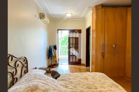 Casa para alugar com 303m², 4 quartos e 5 vagas Casa para alugar com 303m², 4 quartos e 5 vagasSuíte 1