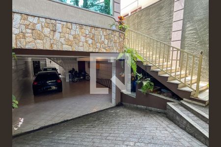 Casa para alugar com 303m², 4 quartos e 5 vagas Casa para alugar com 303m², 4 quartos e 5 vagasGaragem