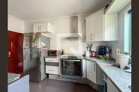 Casa para alugar com 303m², 4 quartos e 5 vagas Casa para alugar com 303m², 4 quartos e 5 vagasCozinha