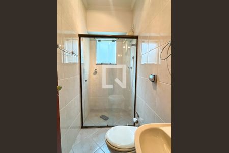 Casa para alugar com 303m², 4 quartos e 5 vagas Casa para alugar com 303m², 4 quartos e 5 vagasBanheiro de serviço