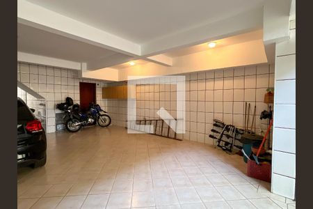 Casa para alugar com 303m², 4 quartos e 5 vagas Casa para alugar com 303m², 4 quartos e 5 vagasGaragem