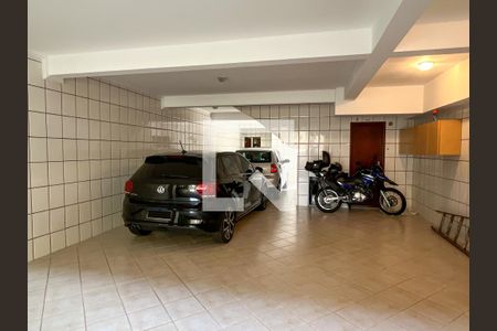 Casa para alugar com 303m², 4 quartos e 5 vagas Casa para alugar com 303m², 4 quartos e 5 vagasGaragem