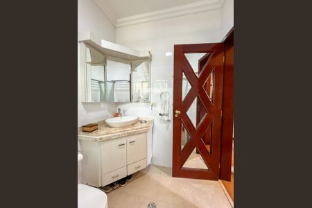 Casa para alugar com 303m², 4 quartos e 5 vagas Casa para alugar com 303m², 4 quartos e 5 vagasBanheiro da Suíte 1