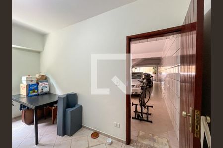 Casa para alugar com 303m², 4 quartos e 5 vagas Casa para alugar com 303m², 4 quartos e 5 vagasQuarto de Serviço