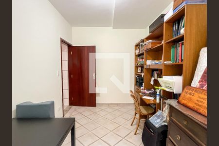 Casa para alugar com 303m², 4 quartos e 5 vagas Casa para alugar com 303m², 4 quartos e 5 vagasQuarto de Serviço