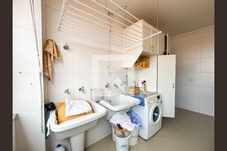 Casa para alugar com 303m², 4 quartos e 5 vagas Casa para alugar com 303m², 4 quartos e 5 vagasÁrea de Serviço