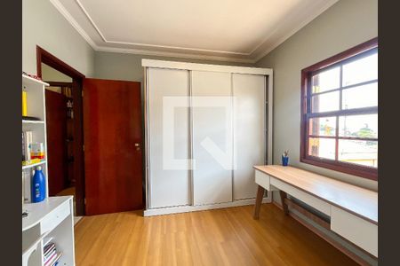 Casa para alugar com 303m², 4 quartos e 5 vagas Casa para alugar com 303m², 4 quartos e 5 vagasSuíte 2