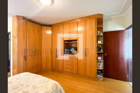 Suíte 1 de casa para alugar com 4 quartos, 303m² em Chácara Inglesa, São Paulo