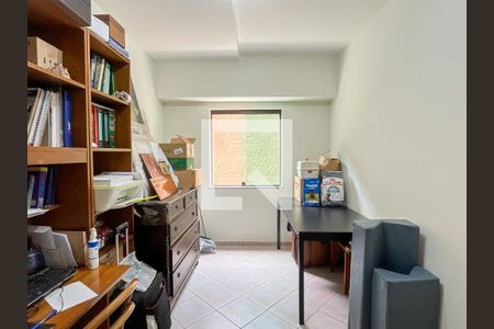 Casa para alugar com 303m², 4 quartos e 5 vagas Casa para alugar com 303m², 4 quartos e 5 vagasQuarto de Serviço