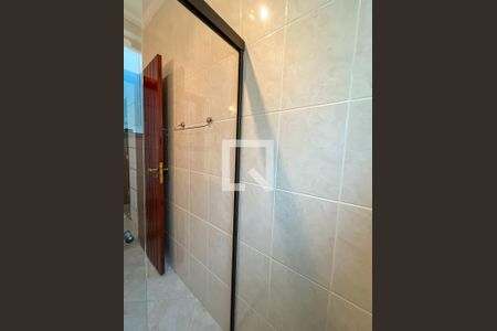 Casa para alugar com 303m², 4 quartos e 5 vagas Casa para alugar com 303m², 4 quartos e 5 vagasBanheiro de serviço