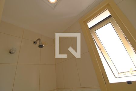 Chuveiro banheiro da suíte de apartamento para alugar com 3 quartos, 100m² em Vila Sofia, São Paulo