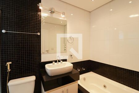 Apartamento à venda com 135m², 3 quartos e 4 vagasBanheiro da Suíte 1