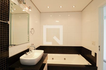 Apartamento à venda com 135m², 3 quartos e 4 vagasBanheiro da Suíte 1