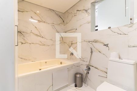 Apartamento à venda com 141m², 3 quartos e 4 vagasBanheiro da Suíte