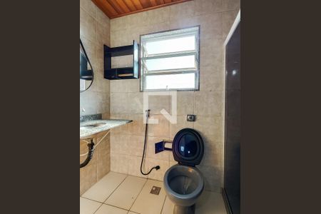 Casa de condomínio à venda com 150m², 4 quartos e 2 vagasBanheiro Corredor