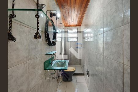 Casa de condomínio à venda com 150m², 4 quartos e 2 vagasBanheiro da Suíte