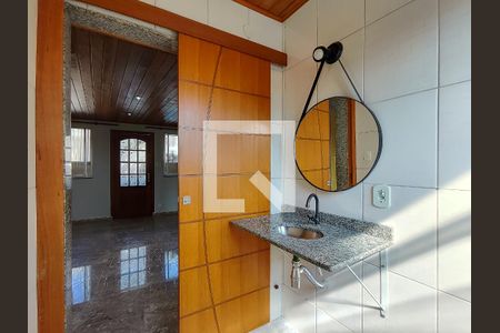 Casa de condomínio à venda com 150m², 4 quartos e 2 vagasBanheiro Corredor