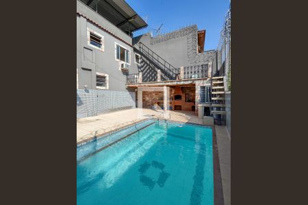 Casa de condomínio à venda com 150m², 4 quartos e 2 vagasPiscina