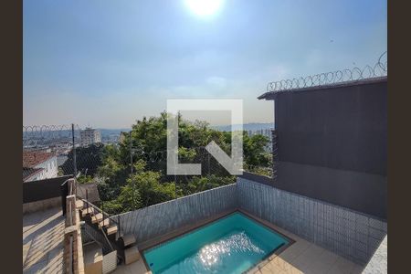 Casa de condomínio à venda com 150m², 4 quartos e 2 vagasVista
