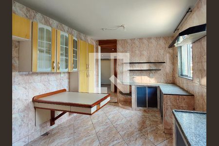 Casa de condomínio à venda com 150m², 4 quartos e 2 vagasCozinha