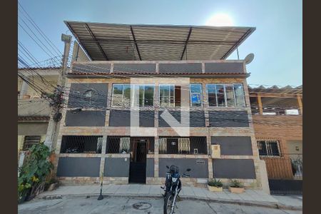 Casa de condomínio à venda com 150m², 4 quartos e 2 vagasFachada