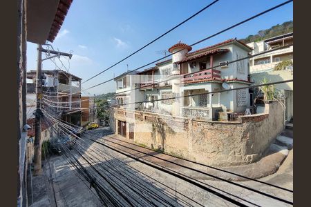 Casa de condomínio à venda com 150m², 4 quartos e 2 vagasVista