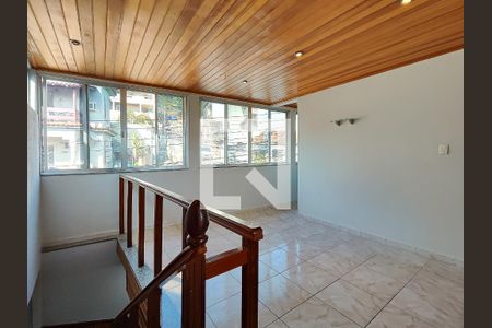 Casa de condomínio à venda com 150m², 4 quartos e 2 vagasHall social