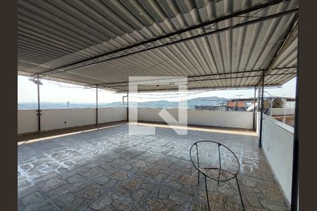 Casa de condomínio à venda com 150m², 4 quartos e 2 vagasTerraço