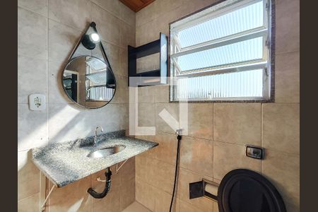 Casa de condomínio à venda com 150m², 4 quartos e 2 vagasBanheiro Corredor