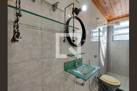 Casa de condomínio à venda com 150m², 4 quartos e 2 vagasBanheiro da Suíte