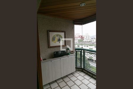 Apartamento à venda com 77m², 2 quartos e 1 vagaVaranda