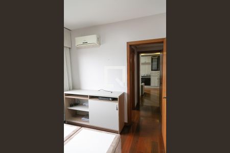Apartamento à venda com 77m², 2 quartos e 1 vagaQuarto 2