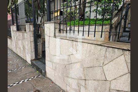 Apartamento à venda com 86m², 2 quartos e sem vaga Apartamento à venda com 86m², 2 quartos e sem vagaFachada