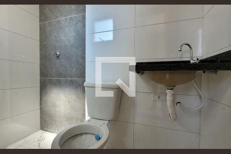 Casa à venda com 76m², 2 quartos e 1 vaga Casa à venda com 76m², 2 quartos e 1 vagaBanheiro da suíte