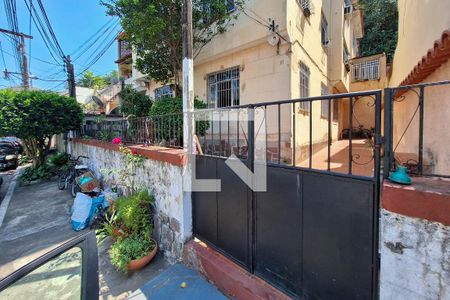 Apartamento para alugar com 230m², 4 quartos e sem vaga Apartamento para alugar com 230m², 4 quartos e sem vagaFachada