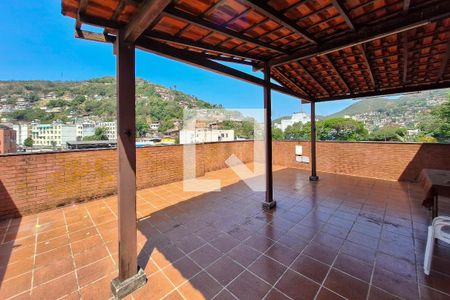 Apartamento para alugar com 230m², 4 quartos e sem vaga Apartamento para alugar com 230m², 4 quartos e sem vagaCobertura