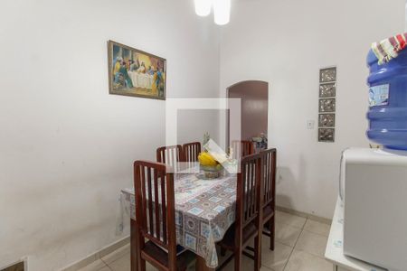 Casa à venda com 120m², 3 quartos e 2 vagas Casa à venda com 120m², 3 quartos e 2 vagasCopa
