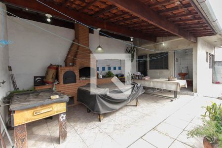 Casa à venda com 120m², 3 quartos e 2 vagas Casa à venda com 120m², 3 quartos e 2 vagasChurrasqueira