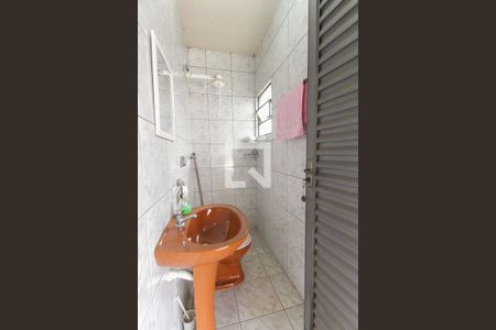 Casa à venda com 120m², 3 quartos e 2 vagas Casa à venda com 120m², 3 quartos e 2 vagasBanheiro de serviço