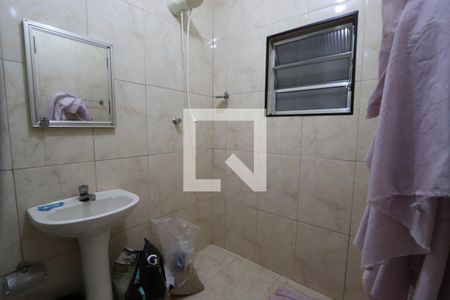 Casa à venda com 170m², 3 quartos e 2 vagasBanheiro Área externa 