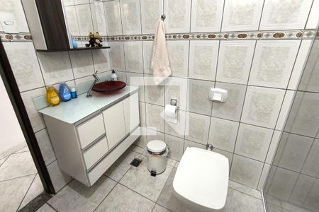 Casa à venda com 184m², 3 quartos e 3 vagasBanheiro 2