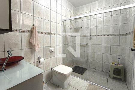 Casa à venda com 184m², 3 quartos e 3 vagasBanheiro 2