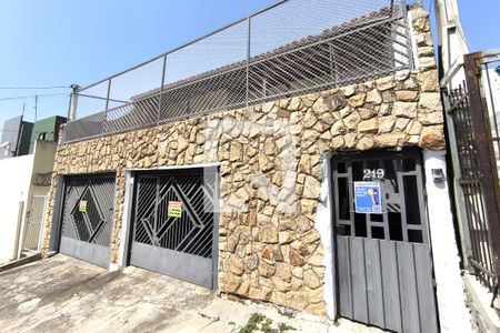 Casa à venda com 184m², 3 quartos e 3 vagasFachada