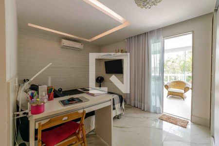 Apartamento à venda com 261m², 3 quartos e 3 vagas Apartamento à venda com 261m², 3 quartos e 3 vagasSuíte 3