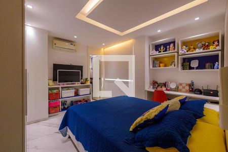 Apartamento à venda com 261m², 3 quartos e 3 vagas Apartamento à venda com 261m², 3 quartos e 3 vagasSuíte 2